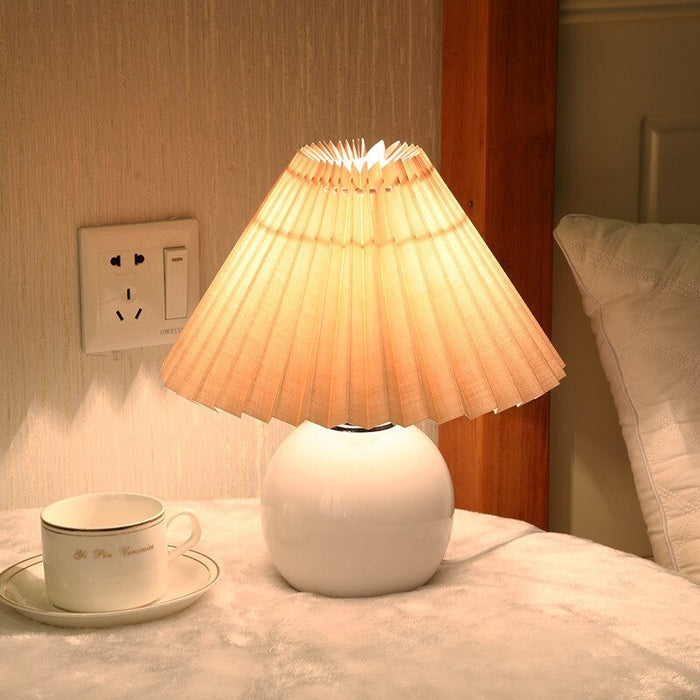 Ceramic Pleated Table Lamp with USB Remote Control