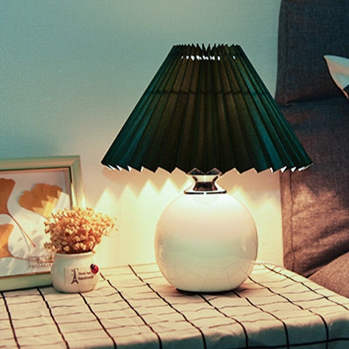 Ceramic Pleated Table Lamp with USB Remote Control