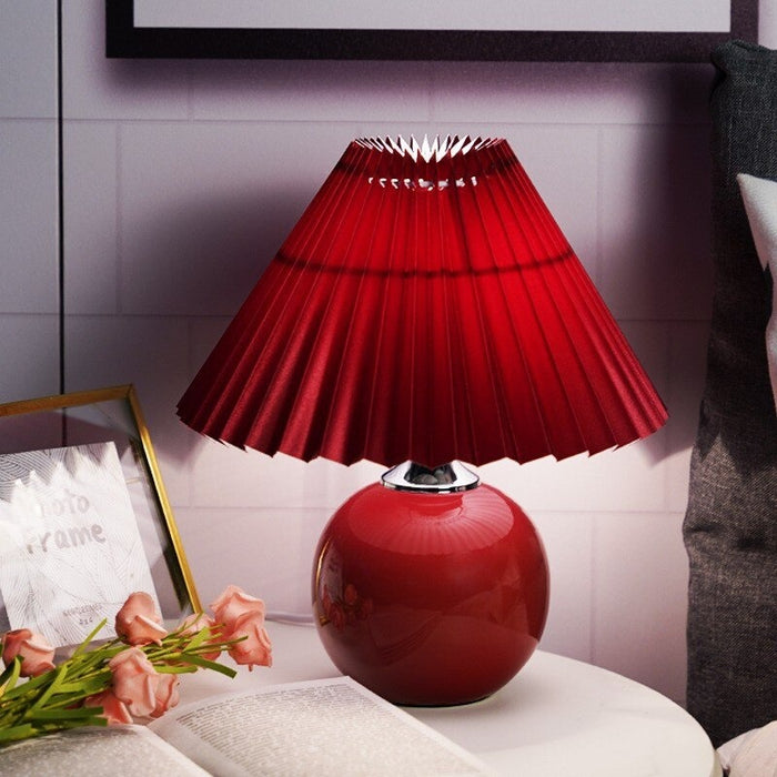 Ceramic Pleated Table Lamp with USB Remote Control