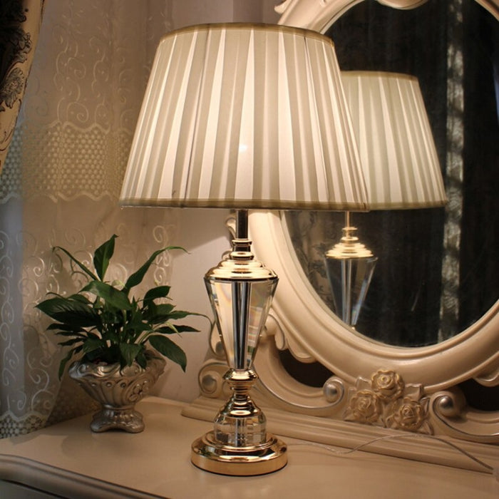 Classic Transparent K9 Crystal Decorative Table Lamp