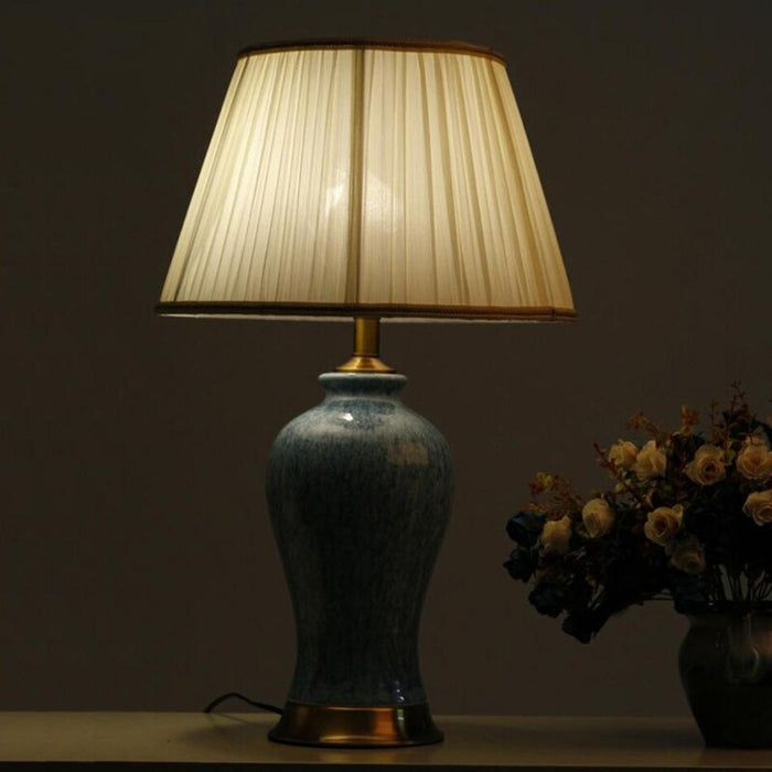 European Traditional Handmade Ceramic Vase Decoration Table Lamp