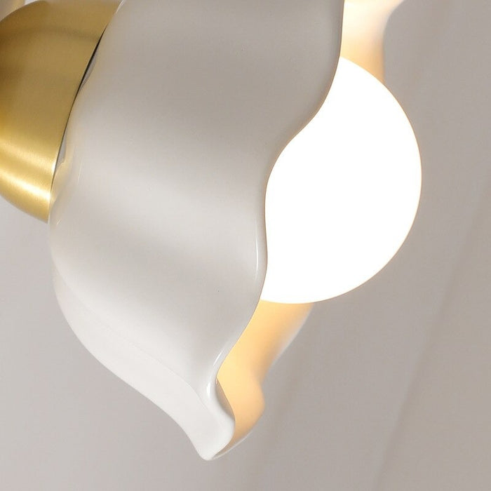 Retro Simple Bedside White Ceramic Wall Lamp