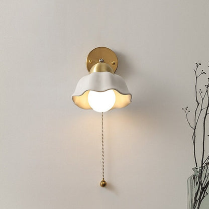 Retro Simple Bedside White Ceramic Wall Lamp